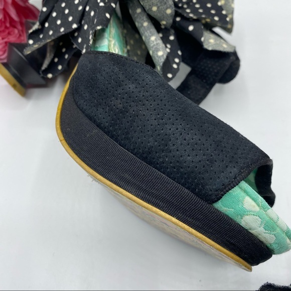 Irregular Choice 8 1/2 Blk White Polka Dot Flower - Picture 6 of 12